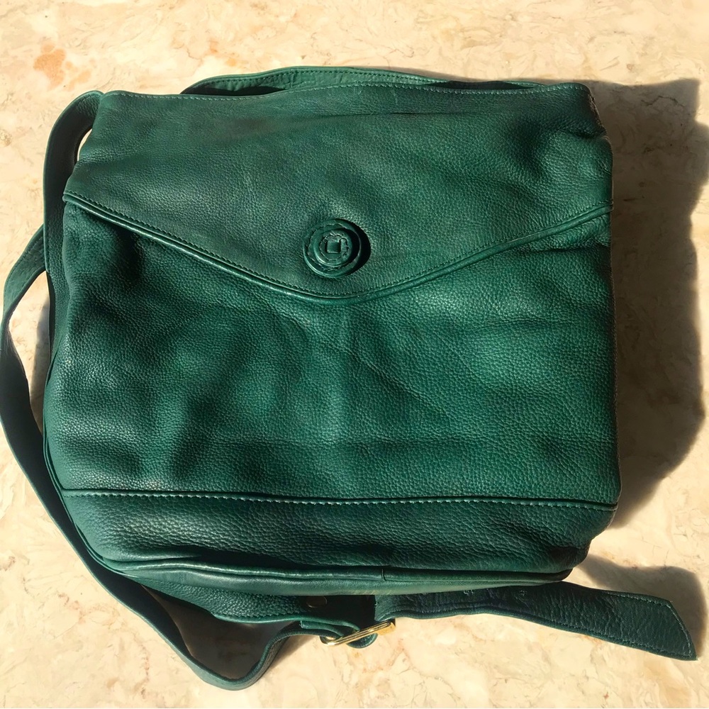 Barganza fine grain leather pine green shoulder bag